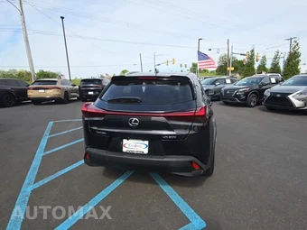 2022 Lexus UX 200 – miniatura 4