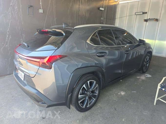 2022 Lexus UX 200 - miniatura 3