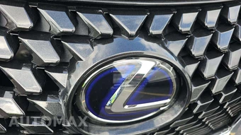 2022 Lexus UX 250h – miniatura 2