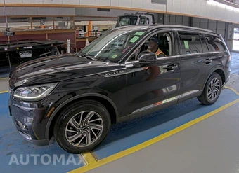 2022 Lincoln Aviator w/Livery Pkg