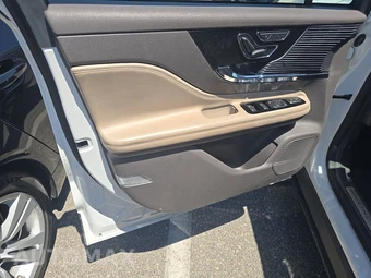 2022 Lincoln Corsair Standard – miniatura 9