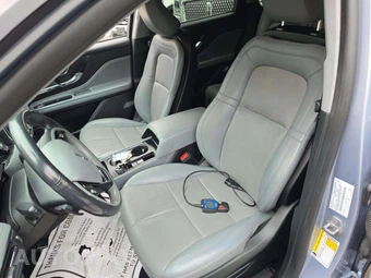 2022 Lincoln Corsair Standard – miniatura 6
