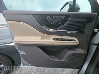 2022 Lincoln Corsair Standard - miniatura 9