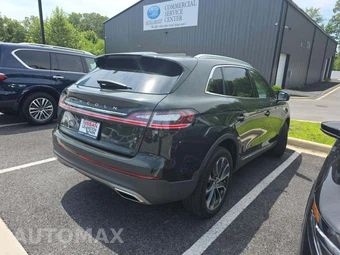 2022 Lincoln Nautilus Reserve – miniatura 3