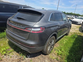 2022 Lincoln Nautilus Reserve – miniatura 4