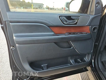 2022 Lincoln Navigator L Standard – miniatura 9