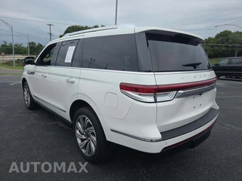 2022 Lincoln Navigator Reserve - miniatura 2