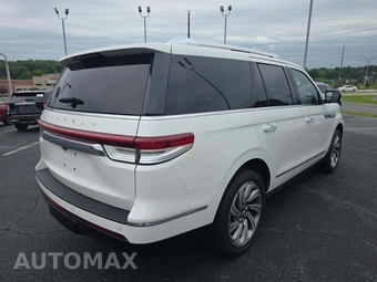 2022 Lincoln Navigator Reserve - miniatura 3