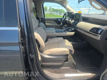 2022 Lincoln Navigator Reserve – miniatura 14