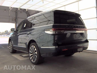2022 Lincoln Navigator Reserve – miniatura 8