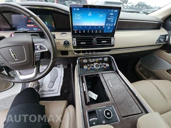2022 Lincoln Navigator Reserve – miniatura 11