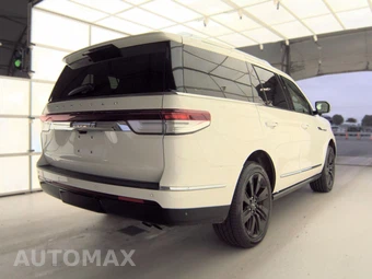 2022 Lincoln Navigator Reserve – miniatura 4