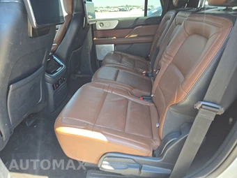 2022 Lincoln Navigator Reserve – miniatura 13
