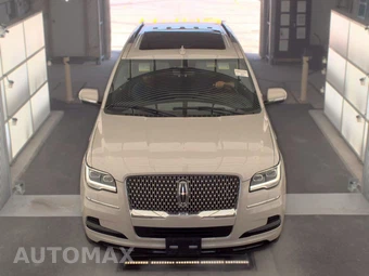 2022 Lincoln Navigator Reserve – miniatura 2