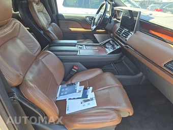 2022 Lincoln Navigator Reserve – miniatura 8