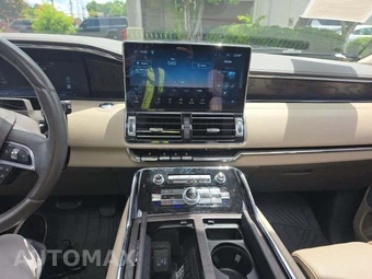 2022 Lincoln Navigator Reserve - miniatura 10