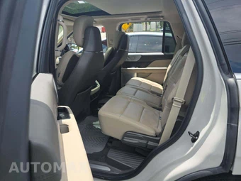 2022 Lincoln Navigator Reserve - miniatura 13