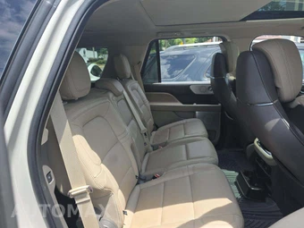 2022 Lincoln Navigator Reserve - miniatura 17