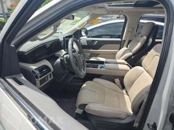 2022 Lincoln Navigator Reserve - miniatura 6