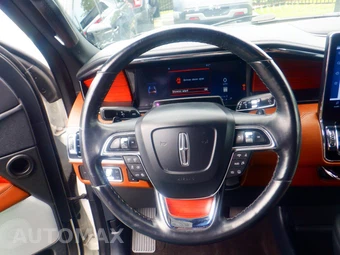 2022 Lincoln Navigator Reserve – miniatura 25