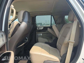 2022 Lincoln Navigator Reserve – miniatura 10