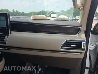2022 Lincoln Navigator Reserve – miniatura 17