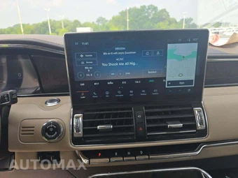 2022 Lincoln Navigator Reserve – miniatura 7