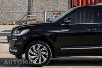 2022 Lincoln Navigator Standard - miniatura 17