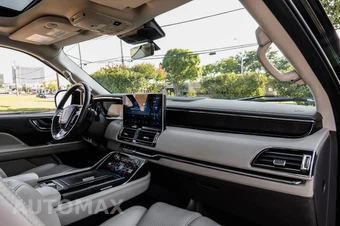 2022 Lincoln Navigator Standard - miniatura 19