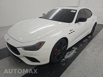 2022 Maserati Ghibli Modena Q4