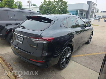2022 Maserati Levante Modena S - miniatura 3