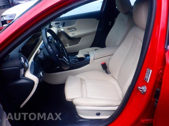 2022 Mercedes-Benz A 220 4MATIC - miniatura 3