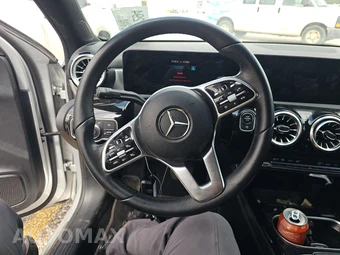 2022 Mercedes-Benz A 220 - miniatura 10
