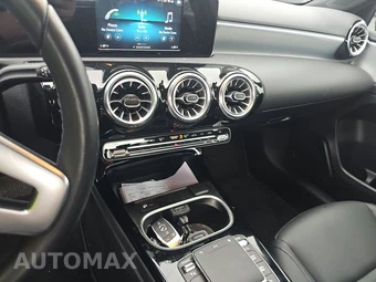 2022 Mercedes-Benz A 220 - miniatura 11