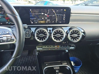 2022 Mercedes-Benz A 220 - miniatura 10