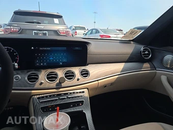 2022 Mercedes-Benz AMG E 53 4MATIC Sedan - miniatura 17