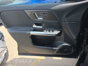 2022 Mercedes-Benz AMG GLA 45 4MATIC – miniatura 9