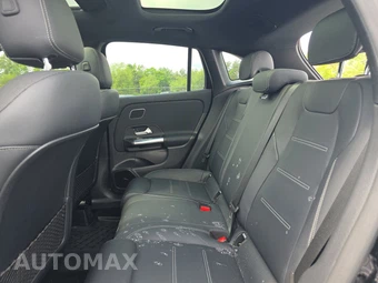 2022 Mercedes-Benz AMG GLA 45 4MATIC – miniatura 13