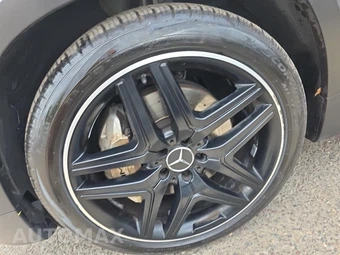 2022 Mercedes-Benz AMG GLB 35 4MATIC - miniatura 8