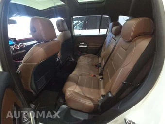 2022 Mercedes-Benz AMG GLB 35 4MATIC – miniatura 13