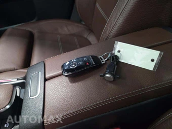 2022 Mercedes-Benz AMG GLB 35 4MATIC – miniatura 8
