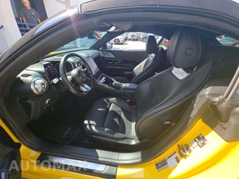 2022 Mercedes-Benz AMG SL 63 - miniatura 3