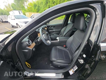 2022 Mercedes-Benz C 300 4MATIC Sedan - miniatura 3