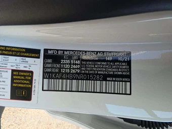 2022 Mercedes-Benz C 300 4MATIC Sedan - miniatura 2