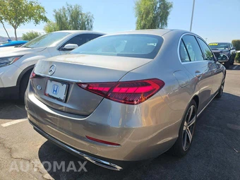 2022 Mercedes-Benz C 300 Sedan - miniatura 3