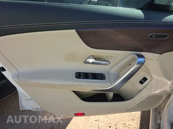 2022 Mercedes-Benz CLA 250 4MATIC - miniatura 9