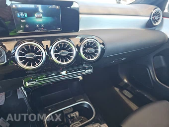 2022 Mercedes-Benz CLA 250 - miniatura 11