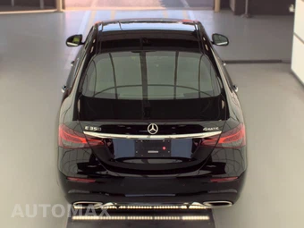 2022 Mercedes-Benz E 350 4MATIC Sedan - miniatura 5