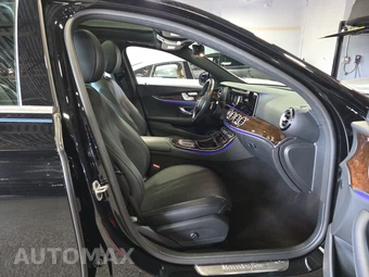 2022 Mercedes-Benz E 350 4MATIC Sedan - miniatura 8