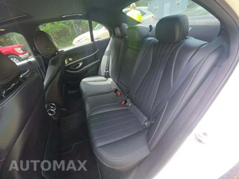 2022 Mercedes-Benz E 350 4MATIC Sedan - miniatura 13